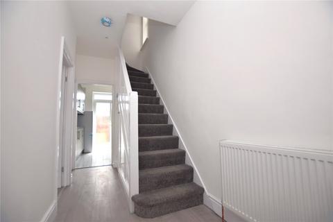 3 bedroom semi-detached house to rent, High Road, Romford, RM6