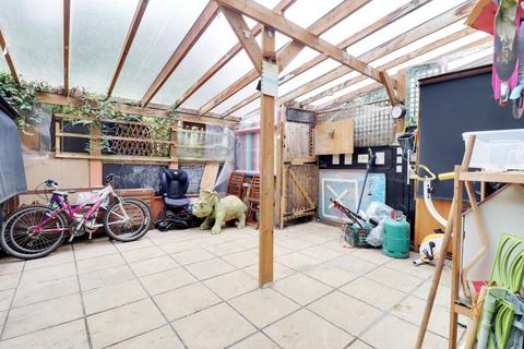 89 Westleigh Avenue, Coulsdon, CR5 3AE