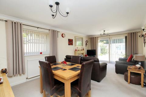 2 bedroom detached bungalow for sale, Dents Close, Letchworth Garden City, SG6