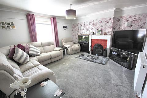 3 bedroom terraced house for sale, James Road, Branksome, Poole