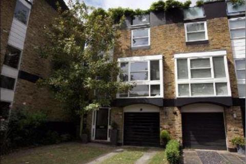 3 bedroom semi-detached house to rent, Meadow Close,  Petersham,  TW10