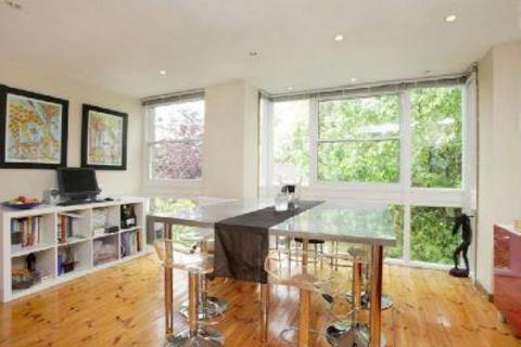 3 bedroom semi-detached house to rent, Meadow Close,  Petersham,  TW10