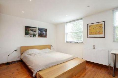 3 bedroom semi-detached house to rent, Meadow Close,  Petersham,  TW10