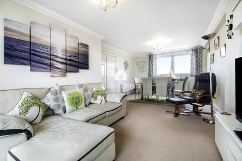 2 bedroom flat for sale, The Esplanade, Frinton-On-Sea CO13