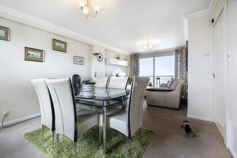 2 bedroom flat for sale, The Esplanade, Frinton-On-Sea CO13