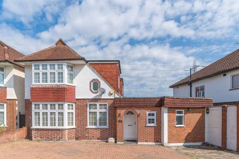 4 bedroom detached house to rent, Brockenhurst Avenue, Worcester Park, KT4