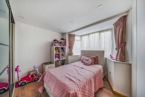 54 Derwent Crescent, Stanmore, HA7 2NF