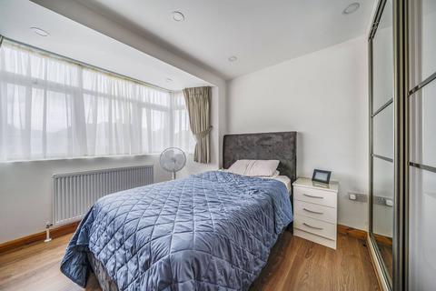 54 Derwent Crescent, Stanmore, HA7 2NF