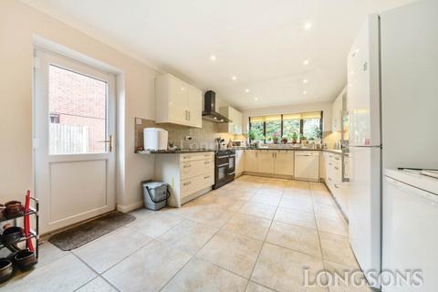 3 bedroom detached bungalow for sale, Longsdale Cresent, Hingham