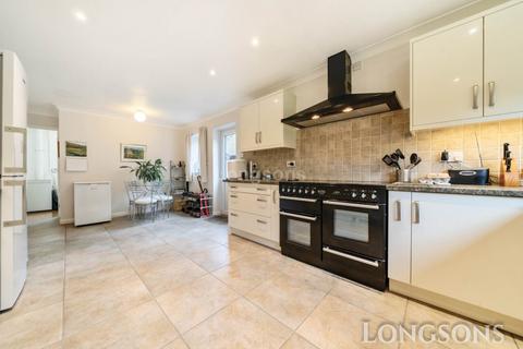 3 bedroom detached bungalow for sale, Lonsdale Cresent, Hingham