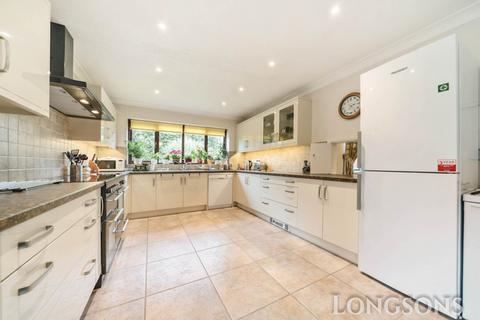 3 bedroom detached bungalow for sale, Lonsdale Cresent, Hingham