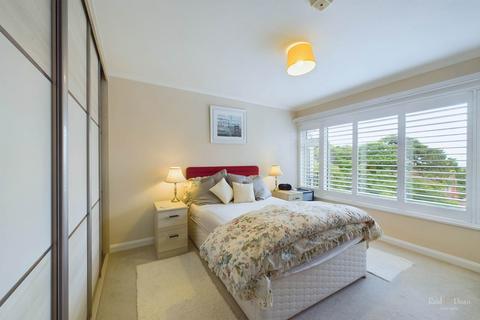 2 bedroom flat for sale, Carlisle Road, Eastbourne