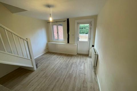 2 bedroom terraced house to rent, Naylor Court, Stowmarket IP14
