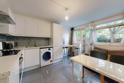 5 bedroom townhouse to rent, Crefeld Close, London W6