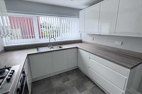 3 bedroom terraced house to rent, Farnworth Grove, Kirkby