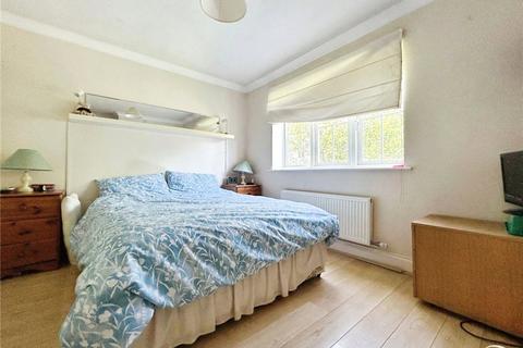 6 Arlott Close, Eversley, Hook, RG27 0RT