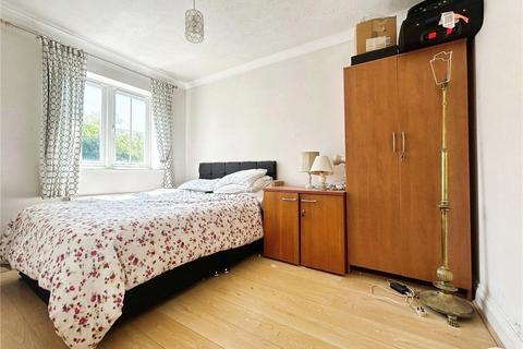 6 Arlott Close, Eversley, Hook, RG27 0RT