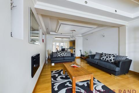 534 Rayners Lane, Pinner, HA5 5DJ