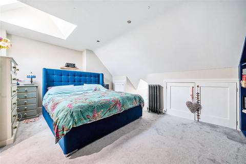 4 bedroom end of terrace house for sale, Silver Street, Newport Pagnell, Buckinghamshire, MK16