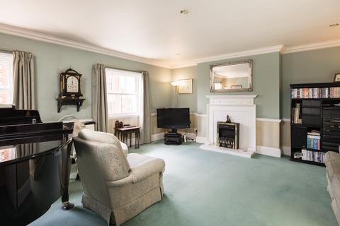 5 bedroom terraced house for sale, Minster Yard, York, YO1