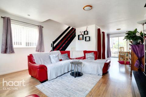 3 bedroom semi-detached house for sale, Farmleigh Avenue, Clacton-On-Sea