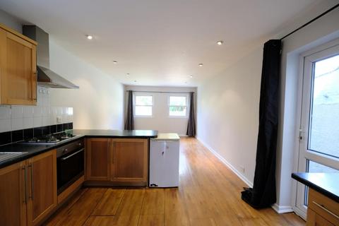 2 bedroom flat to rent, Hornsey Park Road