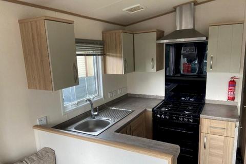 2 bedroom static caravan for sale, Pretoria Caravan Park, , Point Clear CO16