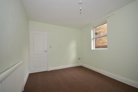 3 bedroom apartment to rent, Balmoral Road Gillingham ME7