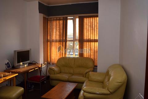 1 bedroom house to rent, Room 2, 192 Burley Road