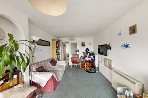 2 bedroom apartment for sale, Cotton Avenue, Acton, W3