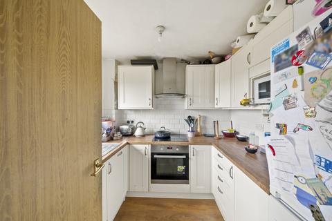 2 bedroom apartment for sale, Cotton Avenue, Acton, W3