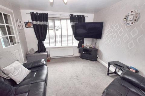 3 bedroom townhouse for sale, Bawn Approach, Leeds, West Yorkshire