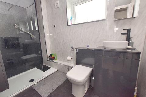 61 Bawn Approach, Leeds, LS12 5BZ