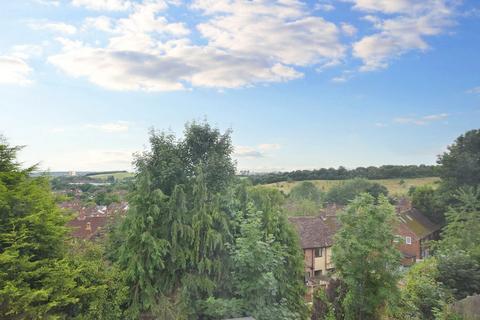 61 Bawn Approach, Leeds, LS12 5BZ