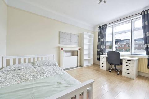 3 bedroom flat to rent, Talgarth Road, Barons Court, London, W14