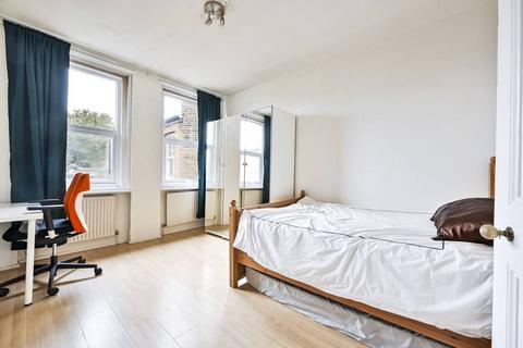 3 bedroom flat to rent, Talgarth Road, Barons Court, London, W14