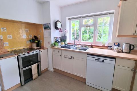 10 Backwoods Close, Lindfield, Haywards Heath, RH16 2EG