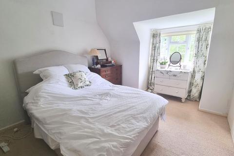10 Backwoods Close, Lindfield, Haywards Heath, RH16 2EG