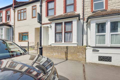 4 bedroom terraced house for sale, Tintern Avenue, Westcliff-on-sea, SS0