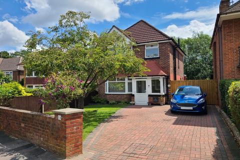 3 bedroom detached house for sale, Kinross Road, Totton SO40