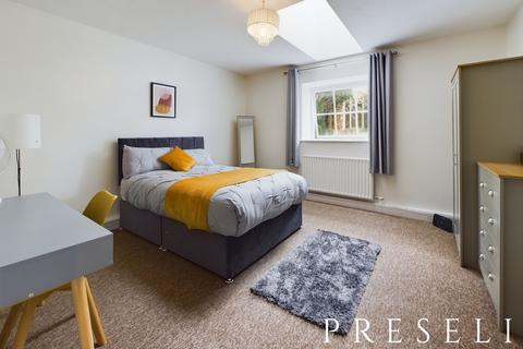 2 bedroom flat to rent, St. Mary's Church Hall, St Mary's Street