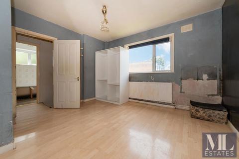 4 bedroom semi-detached house for sale, Pitfield Way, Stonebridge, London, NW10 0PR