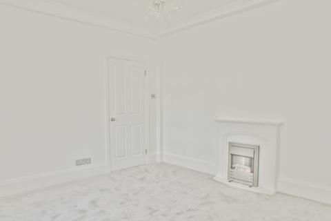 1 bedroom flat for sale, Kenton Court, Kensington High Street, London, W14