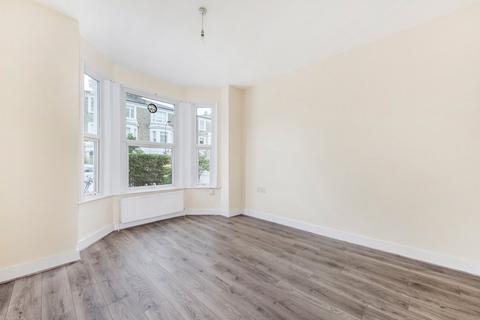 2 bedroom flat to rent, Percy Road, London W12