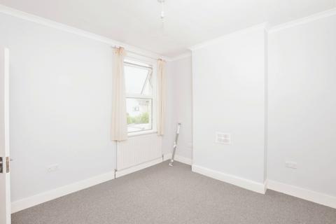 3 bedroom end of terrace house to rent, Park End Bromley BR1