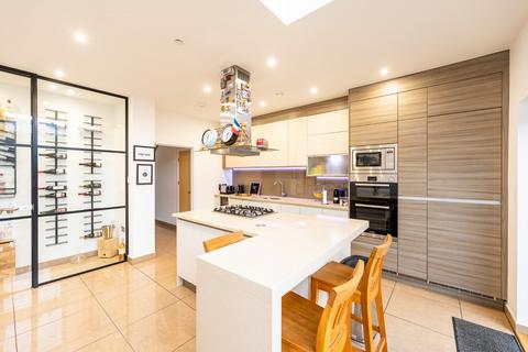 160 Newfoundland Way, Portishead, Bristol, BS20 7PT