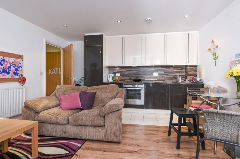 Lounge Kitchen