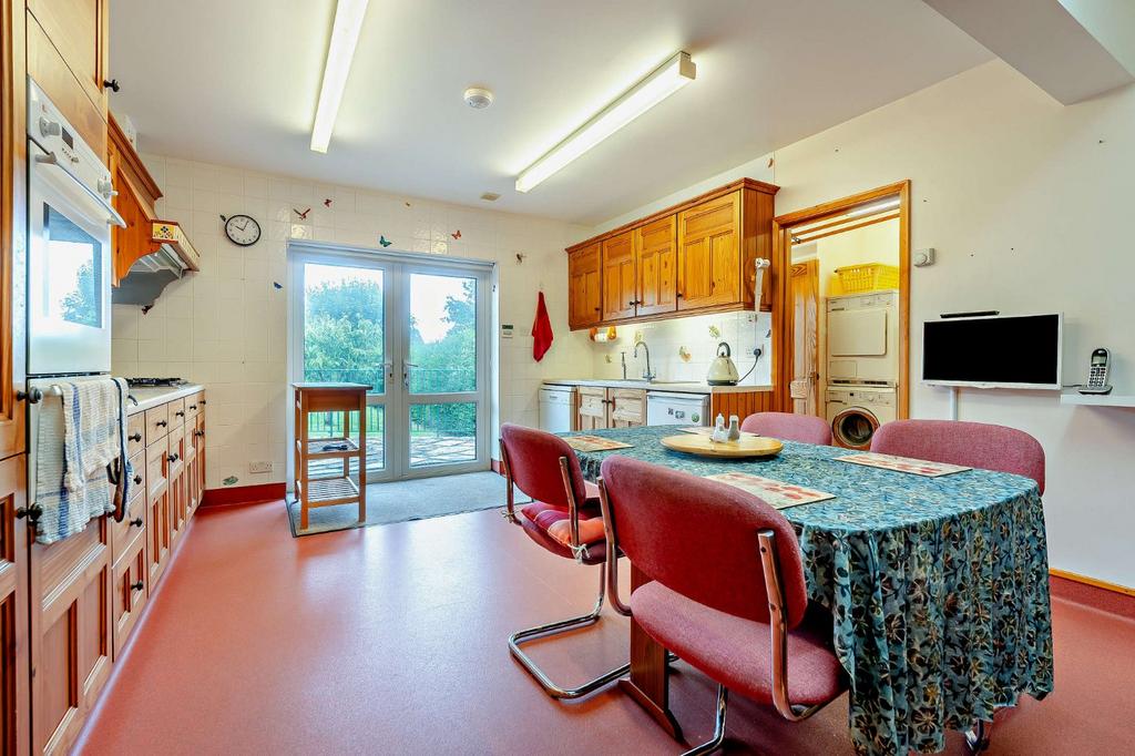 Kitchen/Dining Area