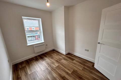 2 bedroom flat to rent, Seymour Road, Gloucester
