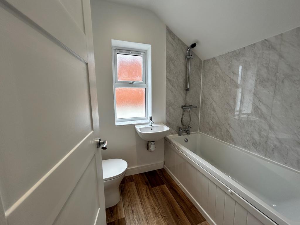 155 Seymour bathroom